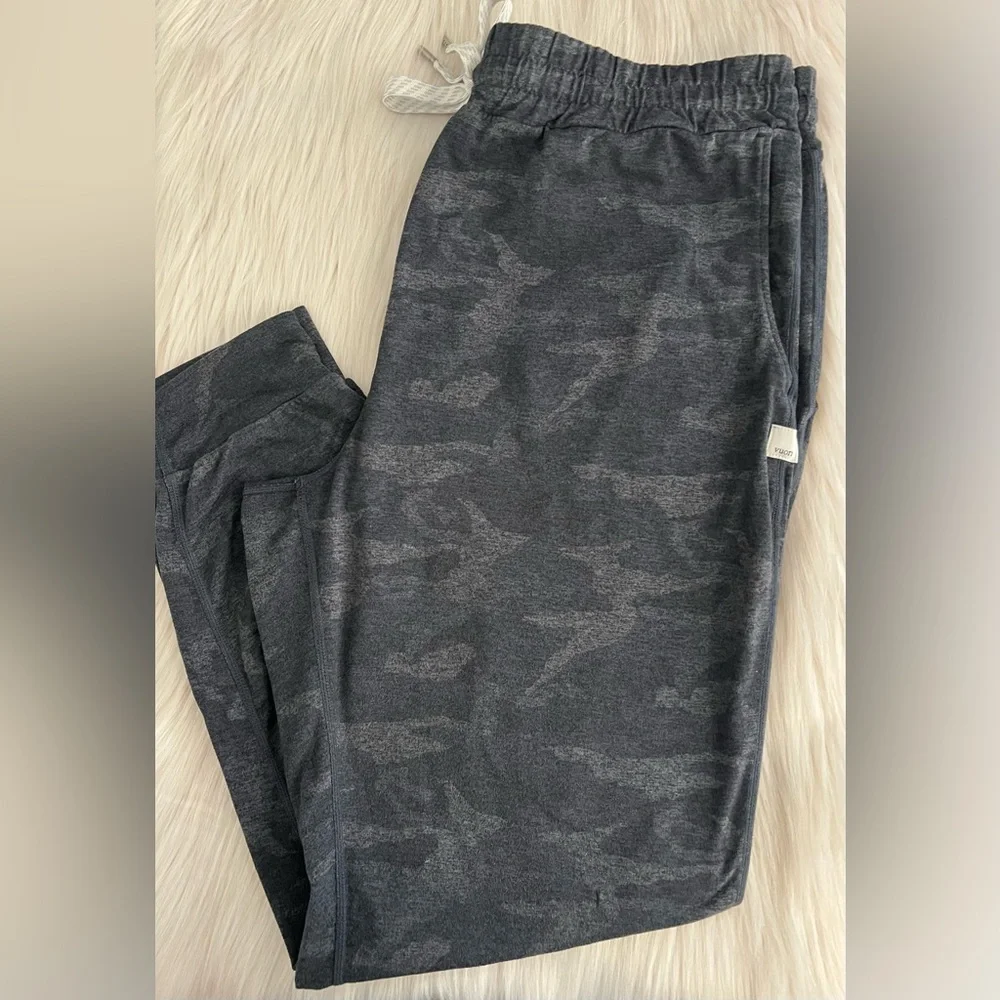 VUORI Halo Dark Heather Grey Jogger Pants Size Large - Picture 4 of 9